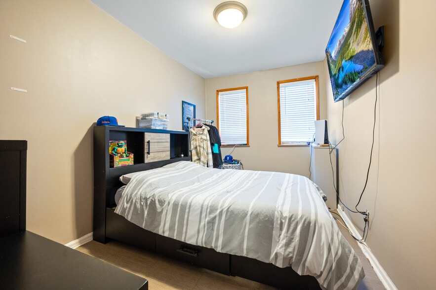 More Photos Of 2101 76th St, Brooklyn Flex For Sale