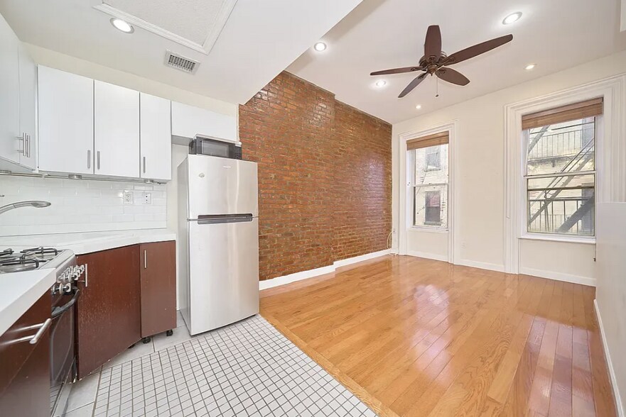 More Photos Of 222 E 18th St, New York Apartments For Sale