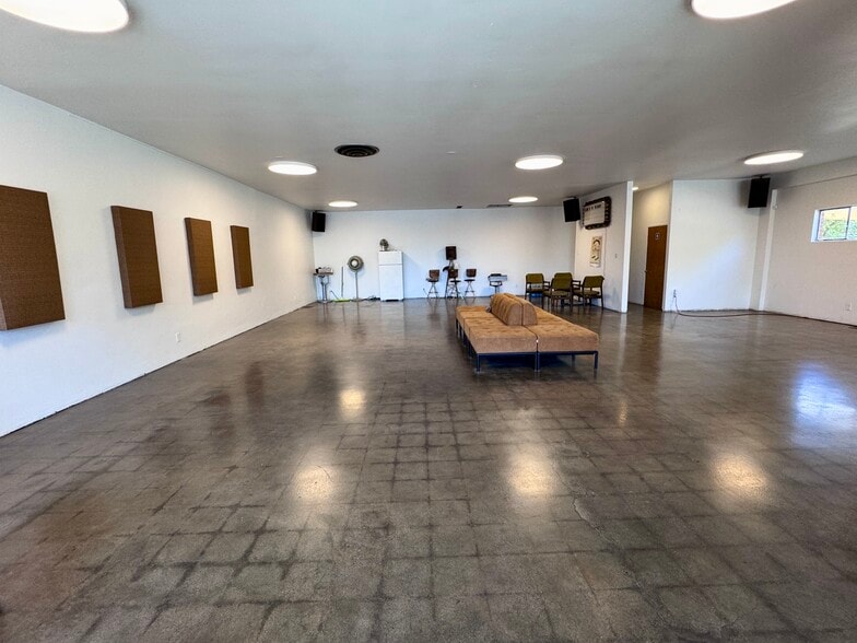 More Photos Of 741 E Belmont Ave, Fresno Freestanding For Lease