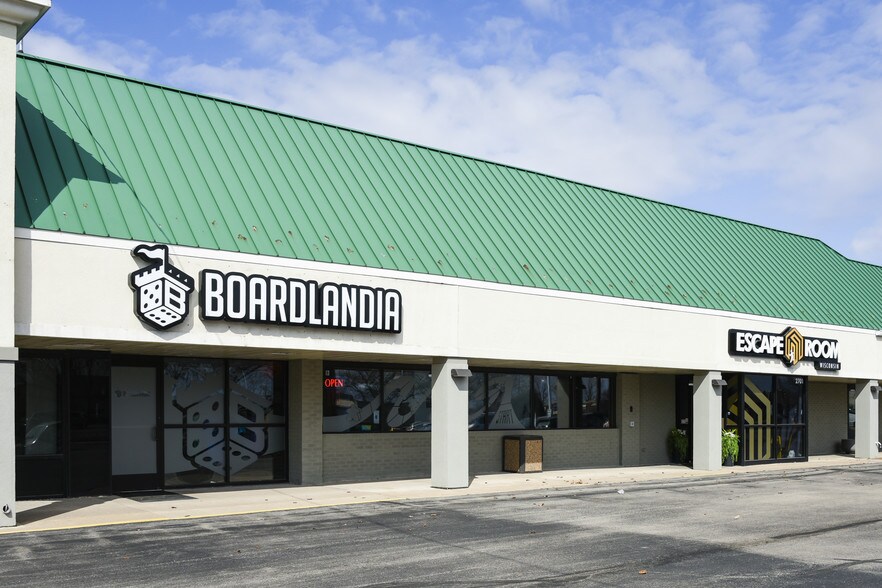More Photos Of 2701 N Oneida St, Appleton Freestanding For Lease