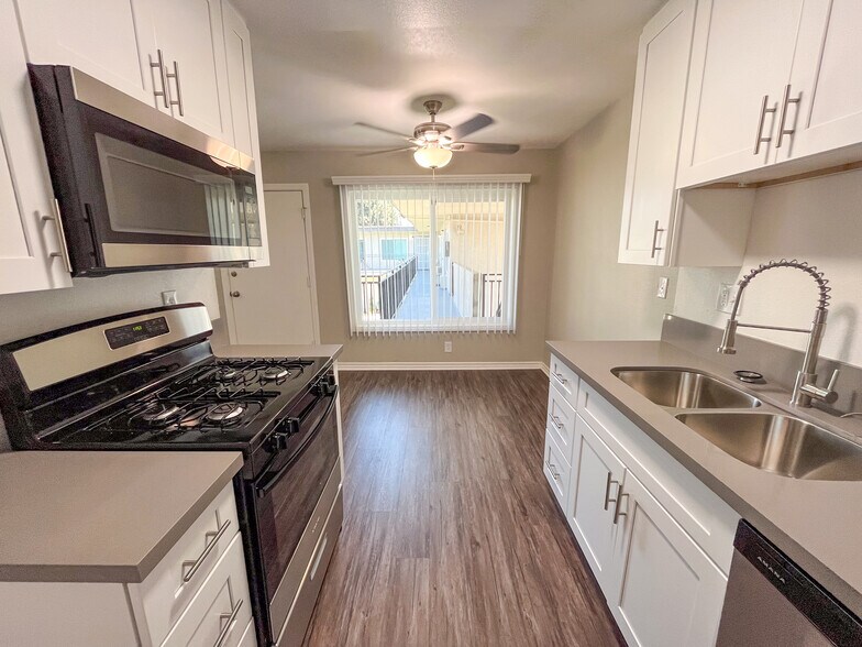 More Photos Of 925 S Malden Ave, Fullerton Apartments For Sale