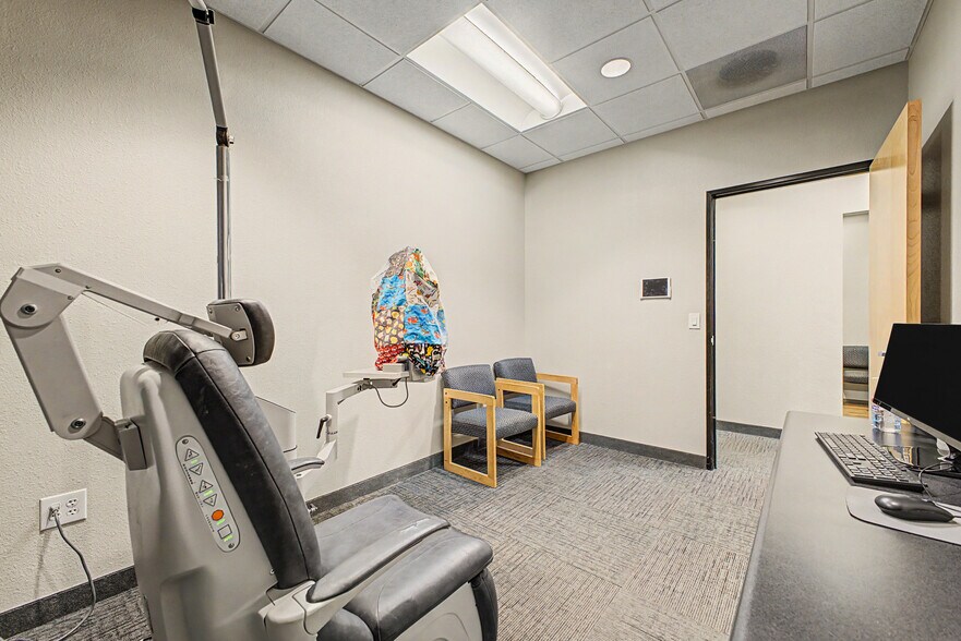 More Photos Of 6262 E Broadway Rd, Mesa Medical For Lease