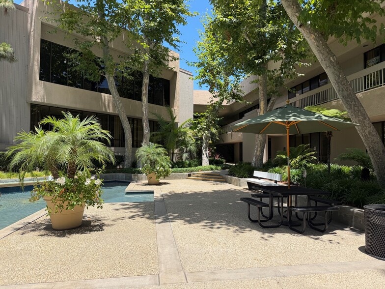 More Photos Of 1601 Dove St, Newport Beach Medical For Lease