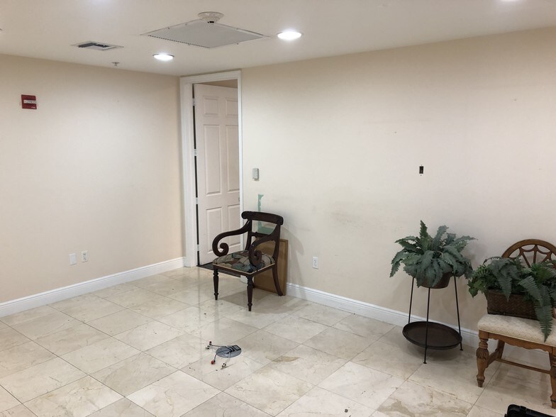 More Photos Of 2301 NW 87th Ave, Doral Office Residential For Lease