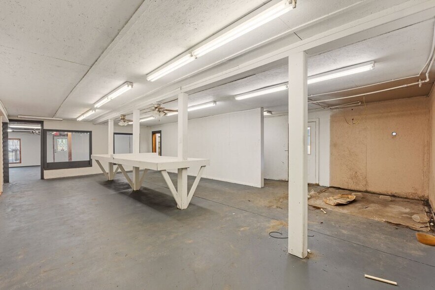 More Photos Of 2755 US Highway 69, Lufkin Storefront Retail Office For Sale