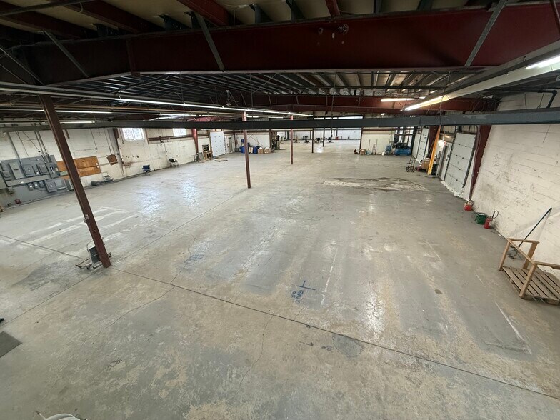More Photos Of 38 Bruce Cres, Carleton Place Warehouse For Lease
