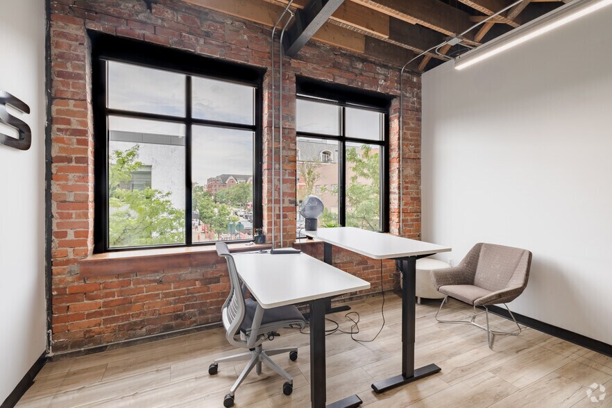 More Photos Of 101-167 N Old Woodward Ave, Birmingham Office For Lease