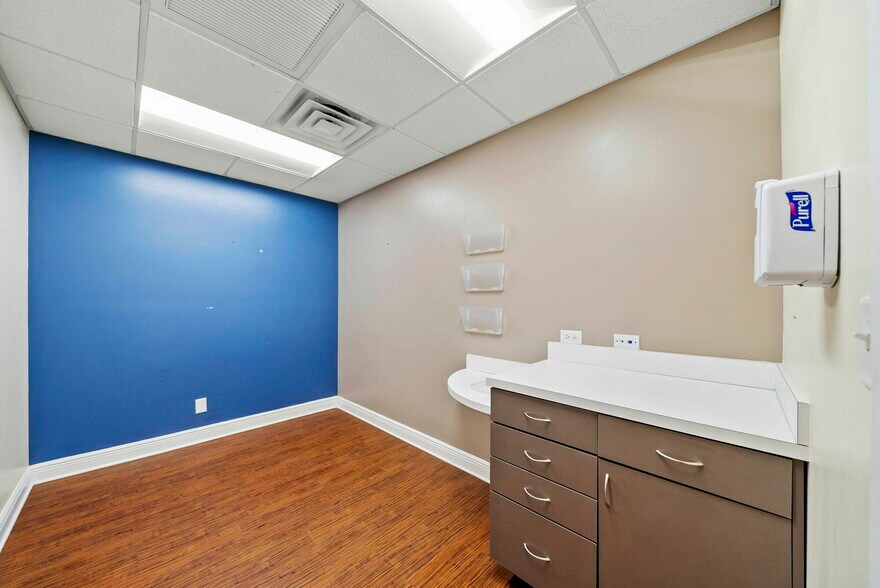 More Photos Of 1600 Jenks Ave, Panama City Medical For Sale