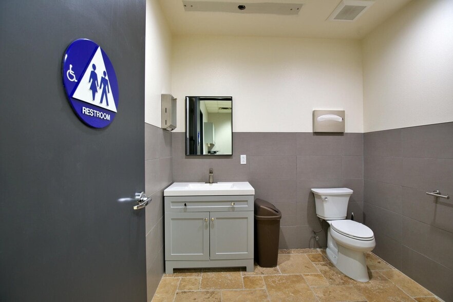 More Photos Of 39301 Badger St, Palm Desert Warehouse For Sale