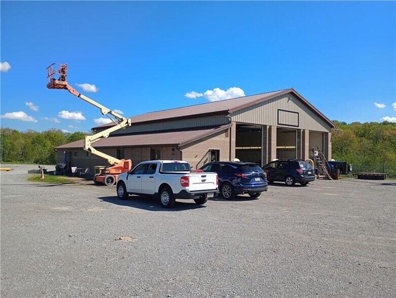 More Photos Of 4881 Pittsburgh Rd, Harrisville Flex For Sale