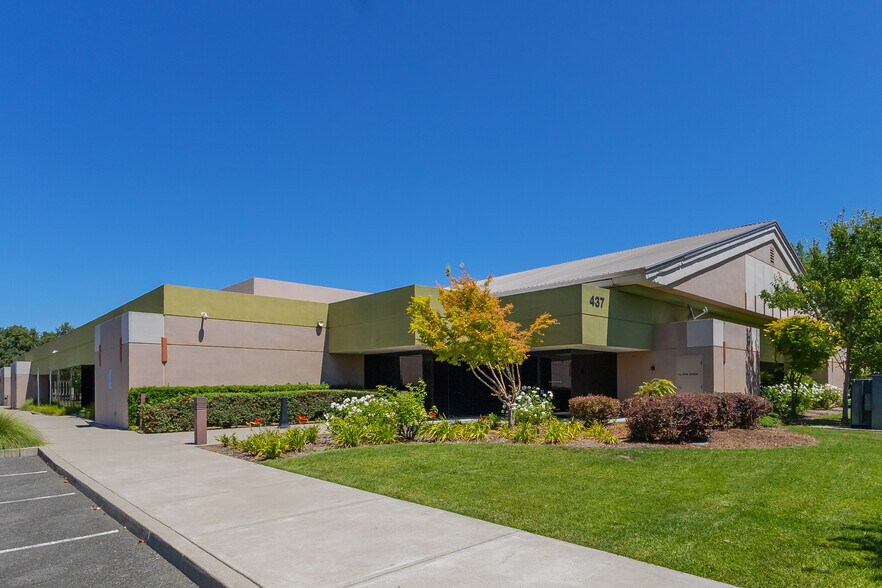 More Photos Of 437 Aviation Blvd, Santa Rosa Office For Sale