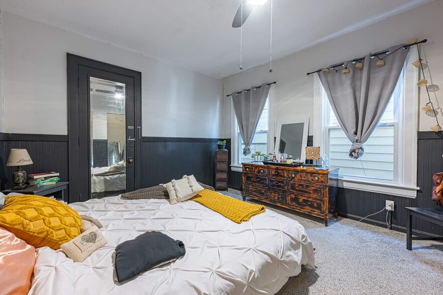 More Photos Of 2119 Central Ave, Middletown Office For Sale