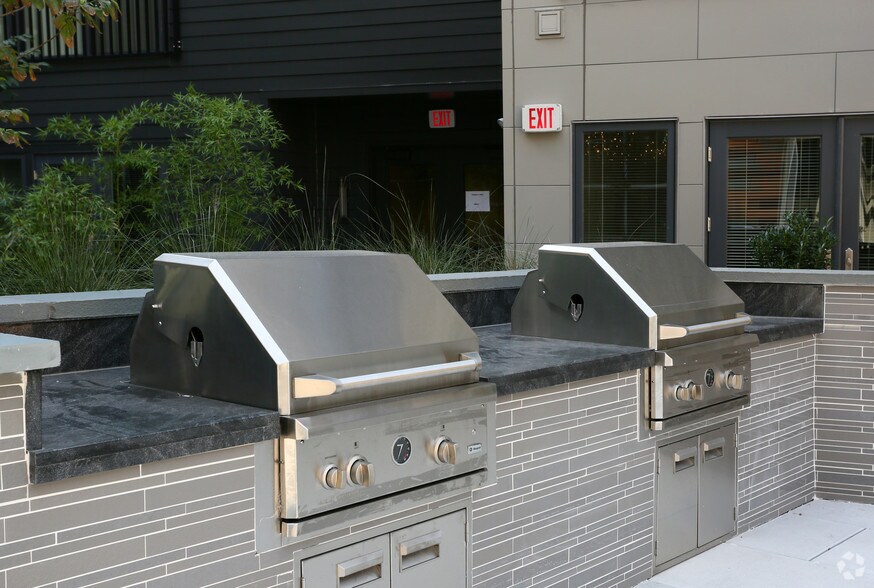 More Photos Of 625 H St NE, Washington Apartments For Lease