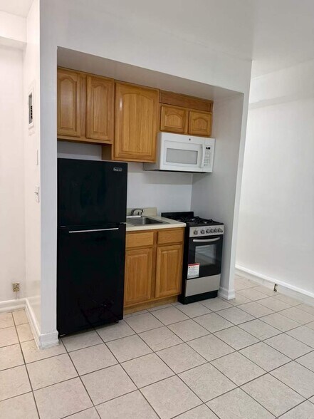 More Photos Of 8714 57th Rd, Elmhurst Apartments For Sale