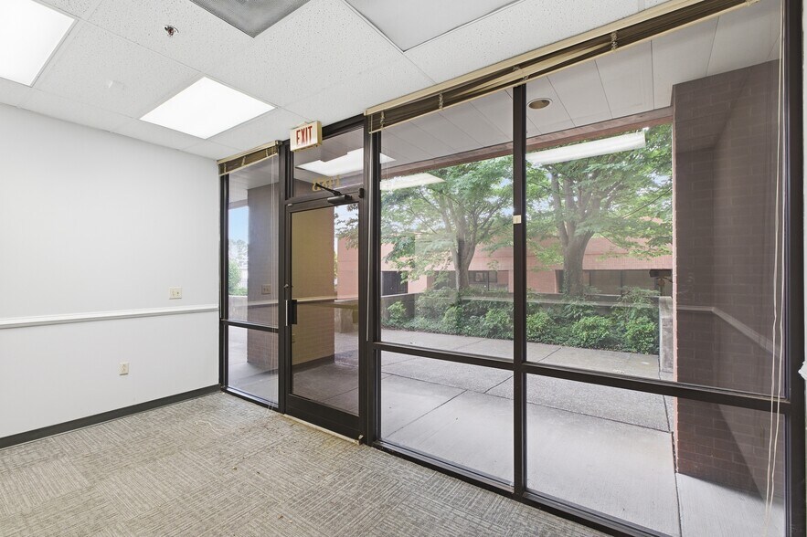 More Photos Of 104-176 Cude Ln, Madison Medical For Lease