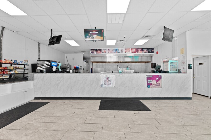 More Photos Of 1235 N Grand Blvd, Saint Louis Fast Food For Sale