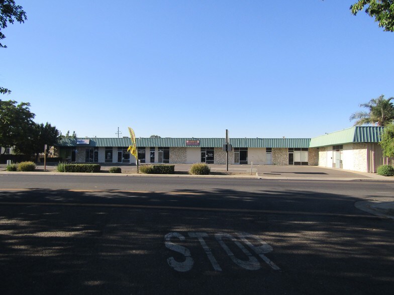 Primary Photo Of 680 South Ave, Gustine General Retail For Lease