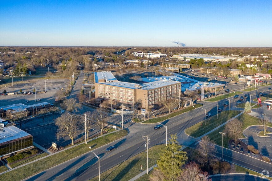 More Photos Of 6820 S Cedar St, Lansing Hotel For Sale
