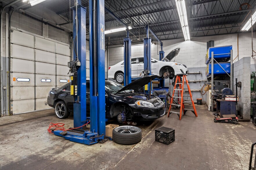More Photos Of 332 E 159th St, Harvey Auto Repair For Sale