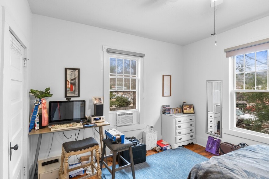 More Photos Of 33 Vance Ave, Black Mountain Apartments For Sale