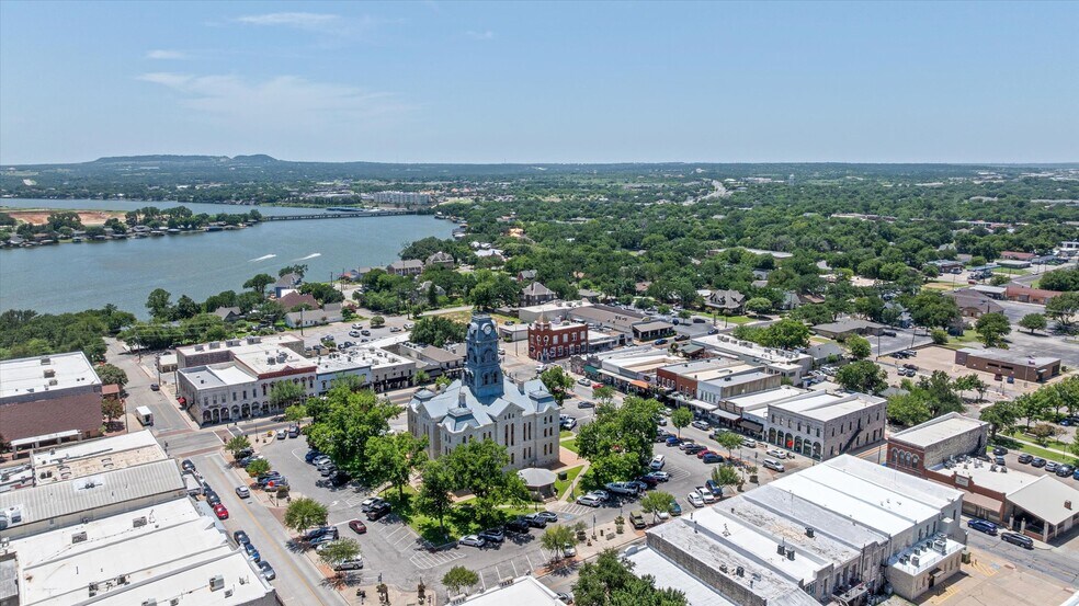 More Photos Of 111 S Houston St, Granbury Loft Creative Space For Sale