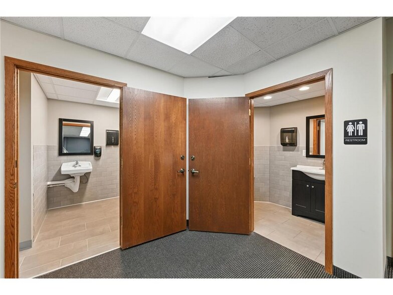 More Photos Of 700 Highway 55 E, Buffalo Office For Sale