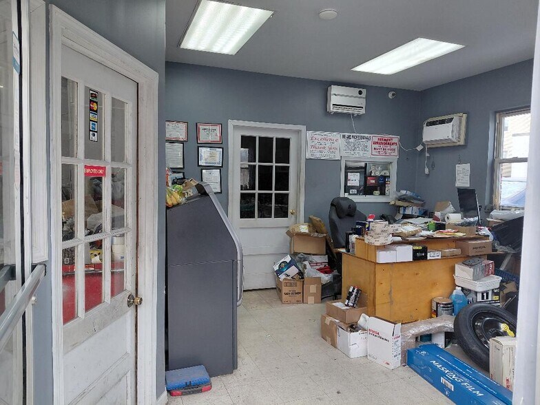 More Photos Of 327 Anderson Ave, Fairview Auto Repair For Sale