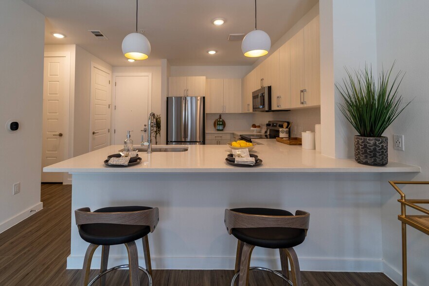 More Photos Of 2832 E Martin Luther King Jr Blvd, Austin Apartments For Lease