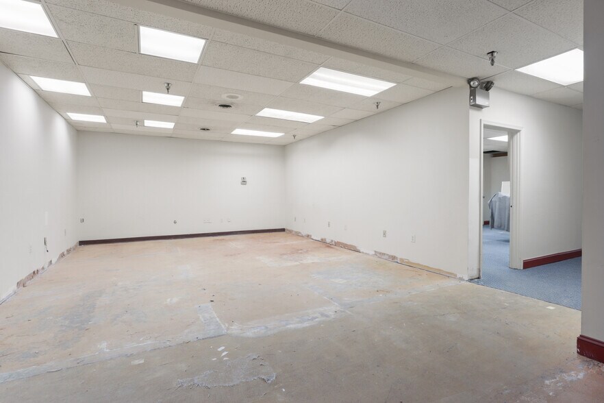 More Photos Of 339 Buschs Frontage Rd, Annapolis Medical For Lease