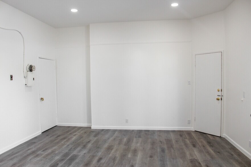 More Photos Of 3265 E 7th St, Long Beach Storefront Retail Residential For Lease