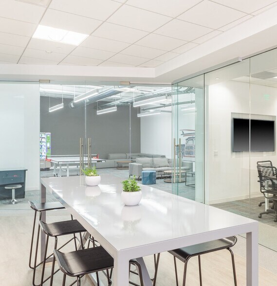 More Photos Of 19701 Hamilton Ave, Torrance Office For Sale