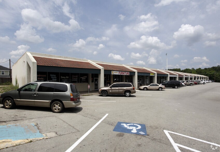 More Photos Of 1206-1214 S Frazier St, Conroe General Retail For Lease