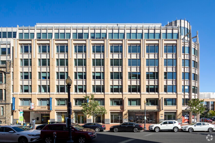 More Photos Of 701 8th St NW, Washington Office For Lease