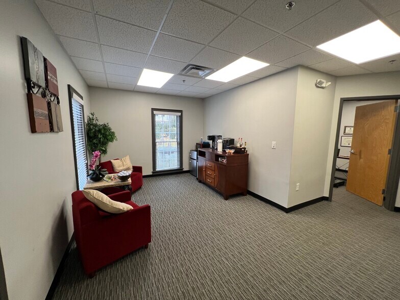 More Photos Of 2440 Old Milton Pky, Alpharetta Office Residential For Lease