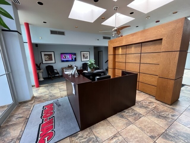 More Photos Of 5114 Railroad St, Deer Park Warehouse For Lease