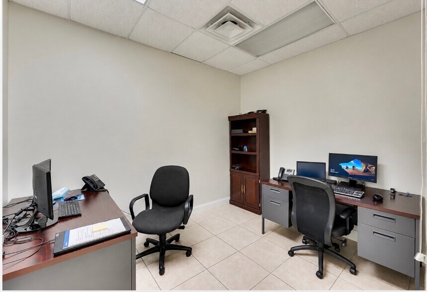 More Photos Of 2453 Orlando Central Pky, Orlando Office For Sale