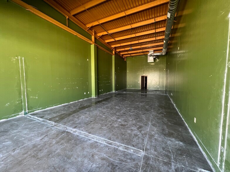 More Photos Of 3000 SW 89th St, Oklahoma City Storefront Retail Office For Lease