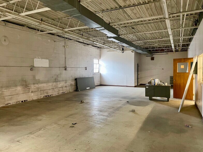More Photos Of 73 River St, Bridgeport Industrial For Sale