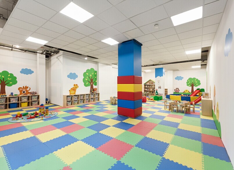 More Photos Of 570 Fulton St, Brooklyn Apartments For Lease