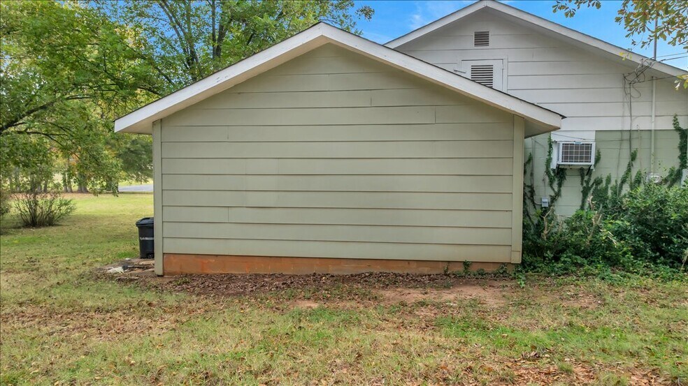 More Photos Of 1209 Ford Chapel Rd, Harvest General Retail For Sale