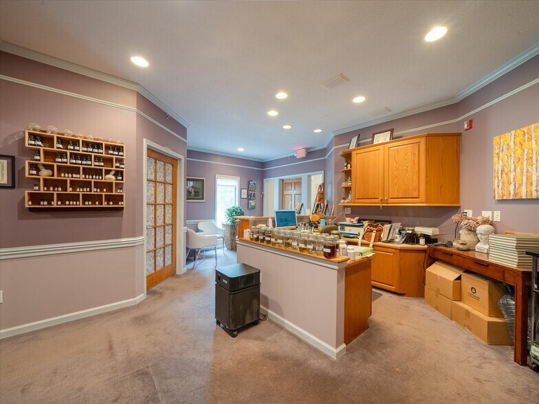 More Photos Of 55 Sullys Trl, Pittsford Office For Lease