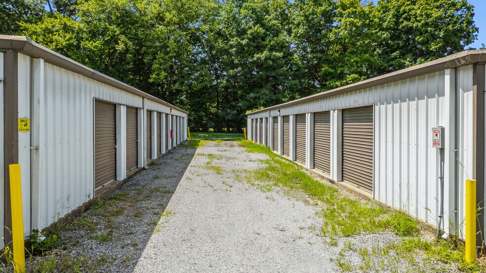 More Photos Of 212 Warfield Blvd, Clarksville Self Storage For Sale