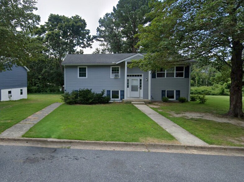 More Photos Of 1-8 Lee Ter, Easton Multifamily For Sale