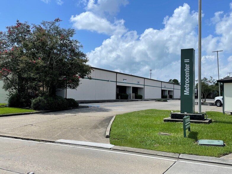 More Photos Of 11800 Industriplex Blvd, Baton Rouge Distribution For Sale
