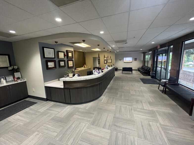 More Photos Of 4103 Mercantile Dr, Lake Oswego Office For Lease