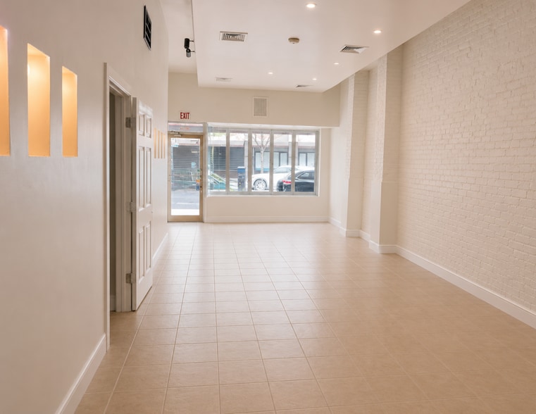 More Photos Of 372 Myrtle Ave, Brooklyn Storefront Retail Residential For Lease