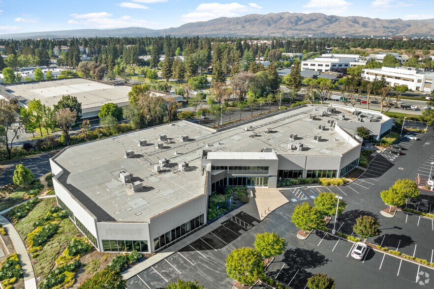 More Photos Of 2580-2584 Junction Ave, San Jose Research And Development For Lease