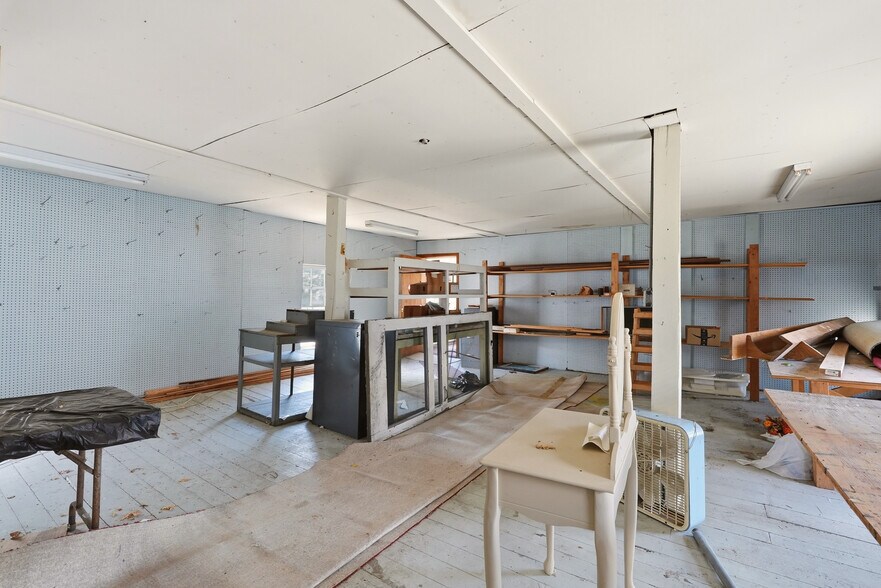 More Photos Of 31 S Front St, Burbank Storefront Retail Residential For Sale