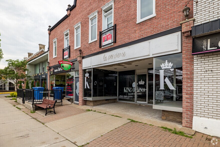 More Photos Of 337-341 De L’Ange-Gardien, L'assomption Storefront Retail Residential For Sale