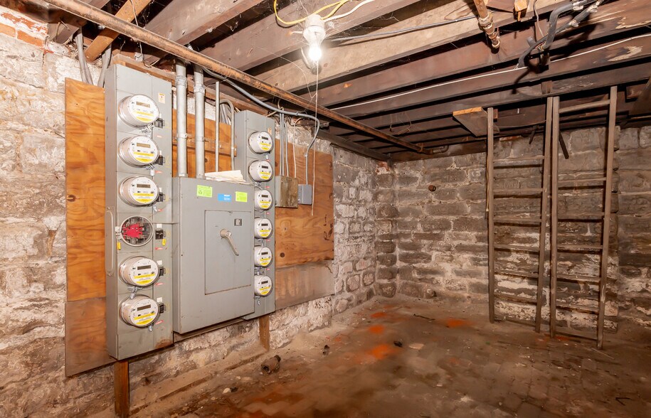 More Photos Of 1481 S 2nd St, Louisville Apartments For Sale